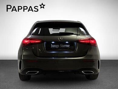 Gebraucht Mercedes A180 AMG line 136 PS (100 kW) 2023 Metalliclack mountaingrau Limousine