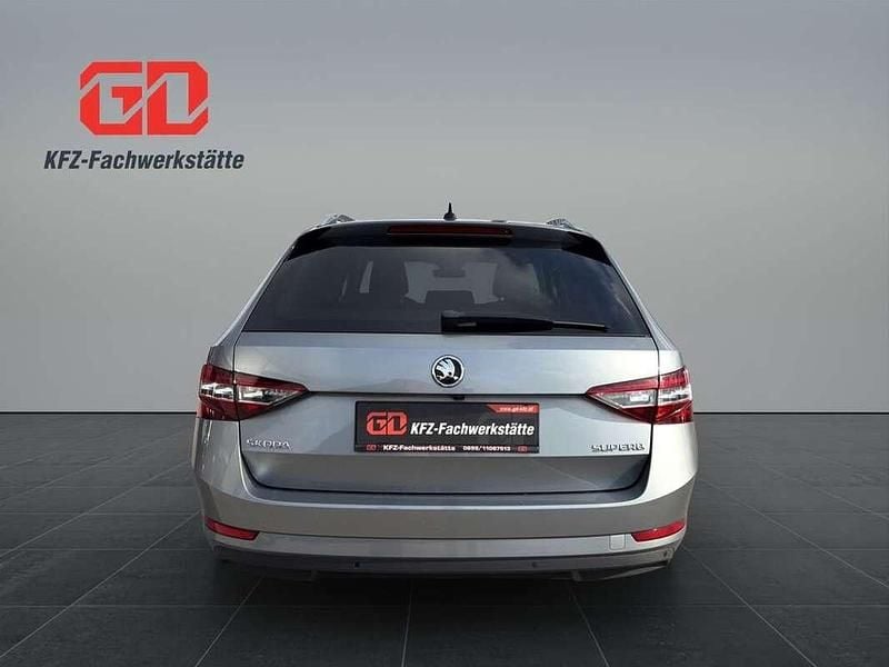 Gebraucht Skoda Superb Style 120 PS (88 kW) 2019 Grau Kombi