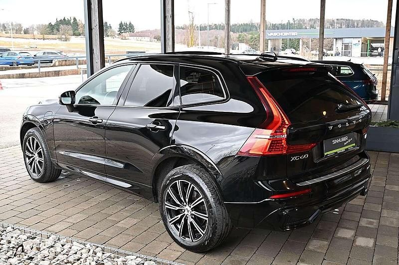 Gebraucht Volvo XC60 Plus 253 PS (186 kW) 2022 Schwarz SUV