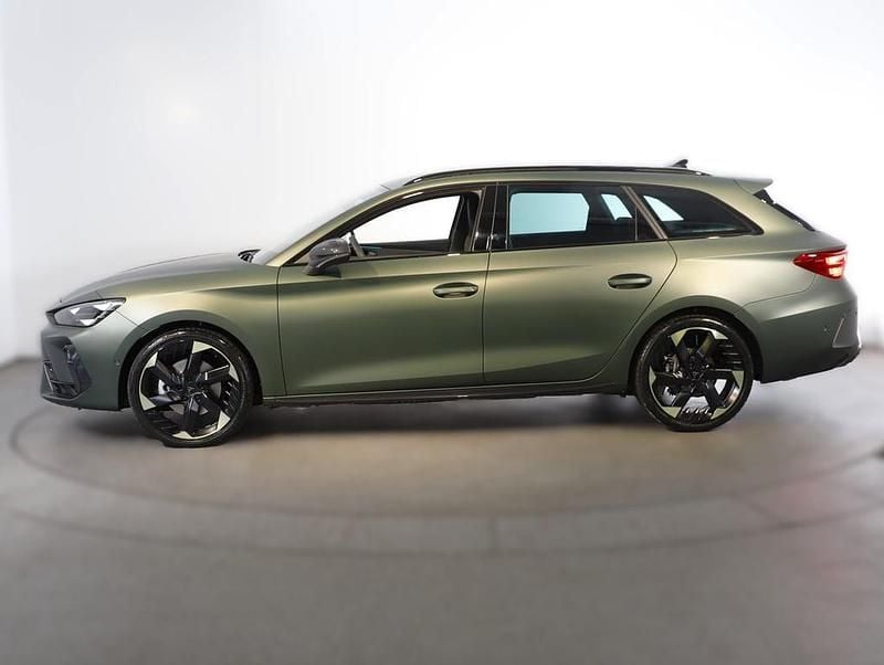 Neu Cupra Leon 204 PS (150 kW) 2026 Dunkelgrün normal Kombi