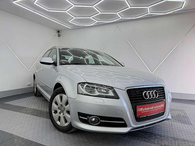 Gebraucht Audi A3 Attraction 105 PS (77 kW) 2012 Silber Kleinwagen