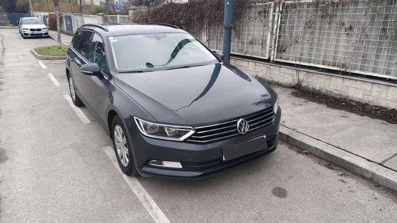 Gebraucht VW Passat Trendline 120 PS (88 kW) 2015 Grau Kombi