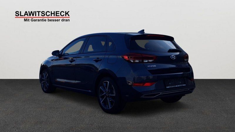 Gebraucht Hyundai i30 120 PS (88 kW) 2022 Silber Limousine