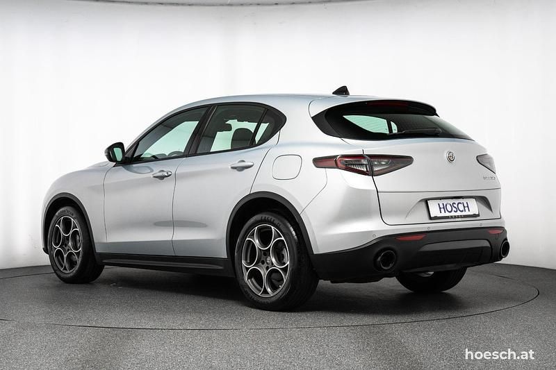 Gebraucht Alfa Romeo Stelvio Sprint 160 PS (117 kW) 2023 Weiss SUV