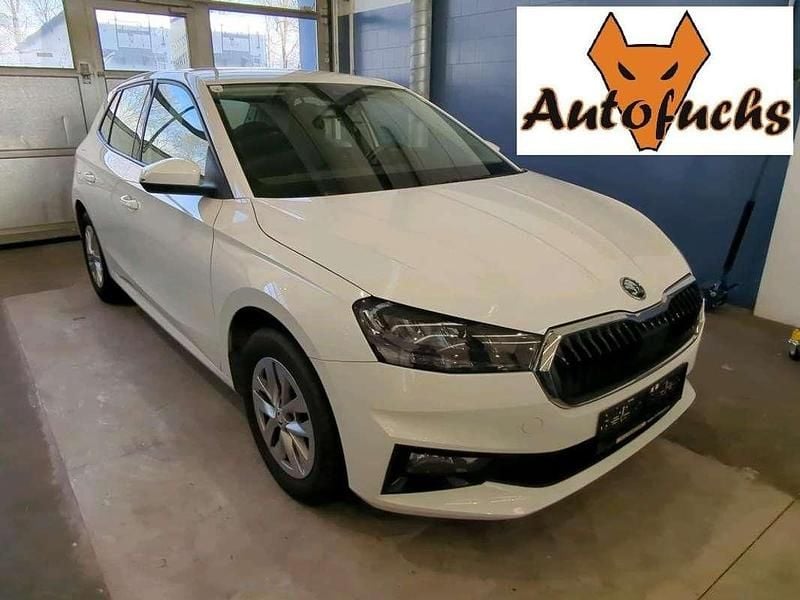 Weiß Gebraucht 2022 Skoda Fabia Ambition Kleinwagen | € 12.290 (Superpreis) - Bild 1/4
