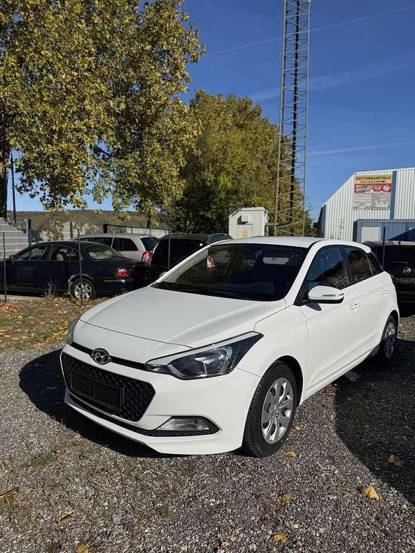 Gebraucht 2015 Hyundai i20 Life Limousine | € 7.800 (Fairer Preis) - Bild 1/4