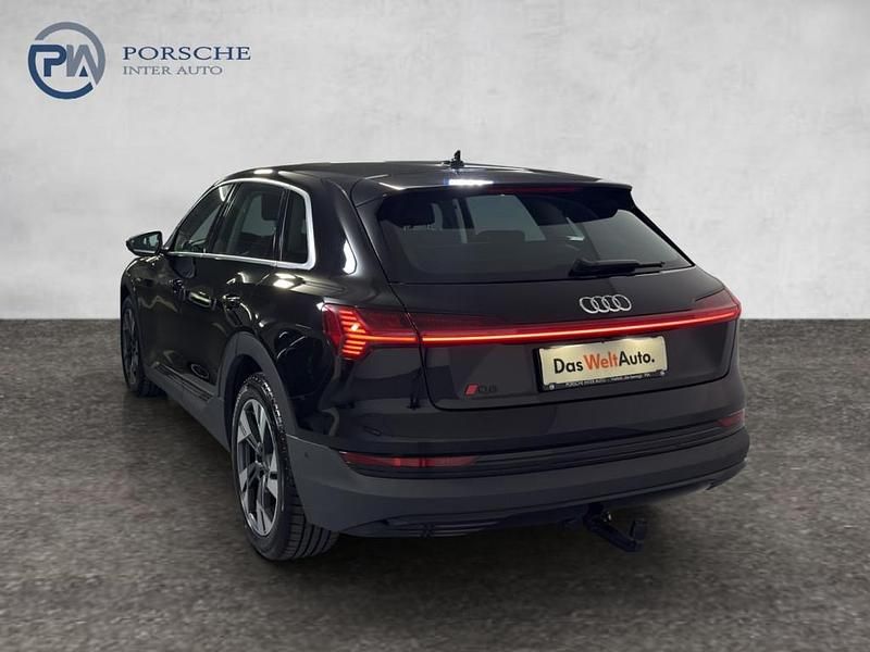 Gebraucht Audi e-tron 158 kW (215 PS) 2022 Silber  metallicperleffekt SUV