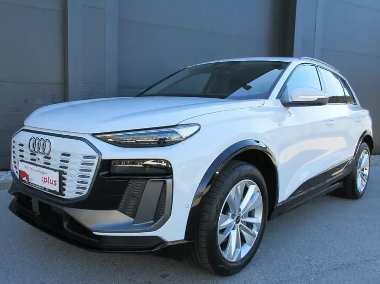 Gebraucht Audi Q6 e-tron 100 kW (136 PS) 2025 Weiss  metallic SUV