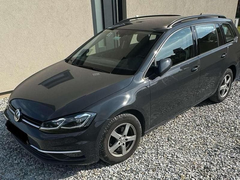 Grau Gebraucht 2019 VW Golf VII Kombi | € 16.300 (Etwas zu teuer) - Bild 1/2