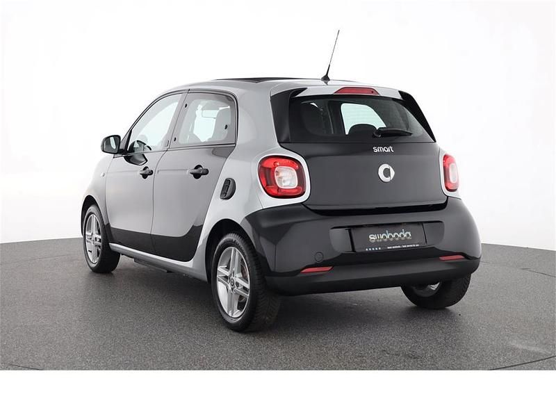 Gebraucht Smart ForFour Electric Drive 60 kW (82 PS) 2021 Schwarz Limousine