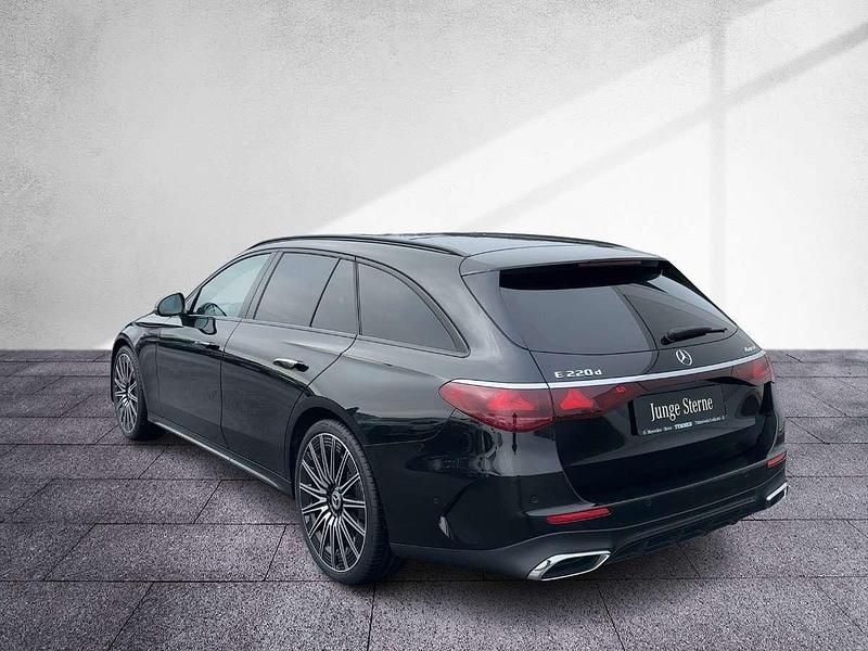 Gebraucht Mercedes E220 AMG 197 PS (144 kW) 2024 Schwarz Kombi
