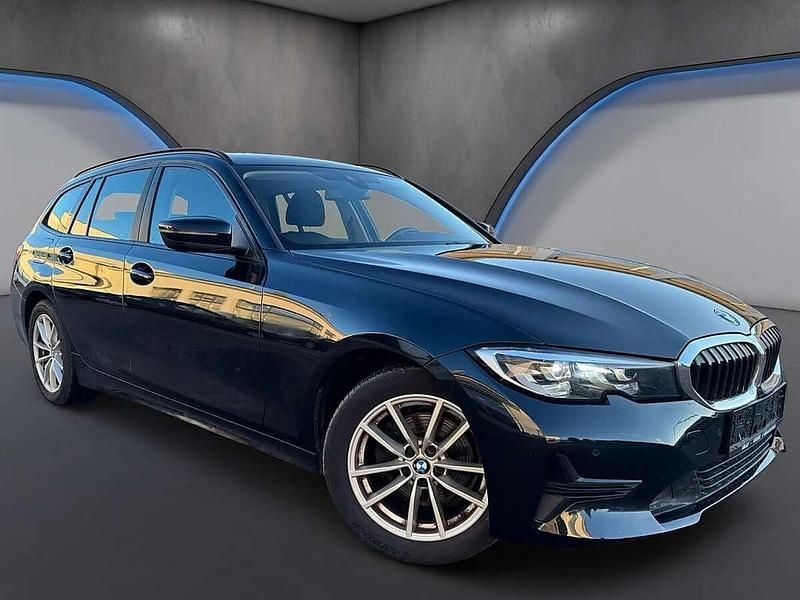 Gebraucht BMW 320 Sport Line 190 PS (139 kW) 2020 Schwarz Kombi