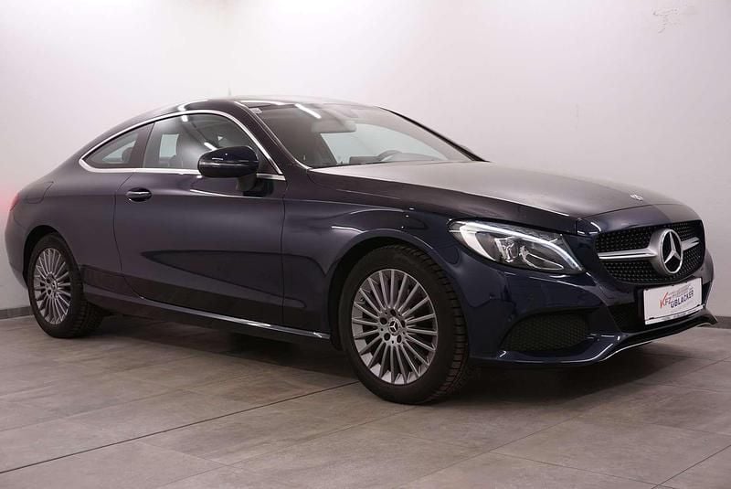 Gebraucht Mercedes C180 156 PS (114 kW) 2018 Blau Coupé
