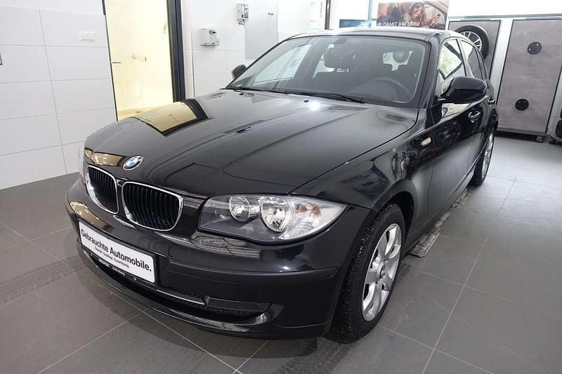 Gebraucht BMW 116 121 PS (88 kW) 2009 Schwarz Kleinwagen