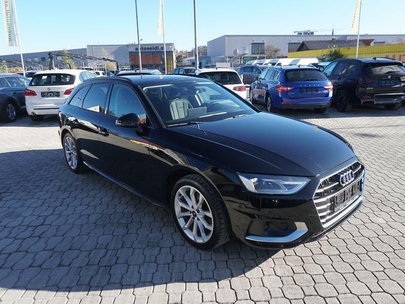 Gebraucht Audi A4 136 PS (100 kW) 2022 Schwarz Kombi