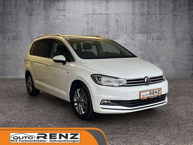Gebraucht VW Touran Highline 150 PS (110 kW) 2022 Weiß Van / Kleinbus