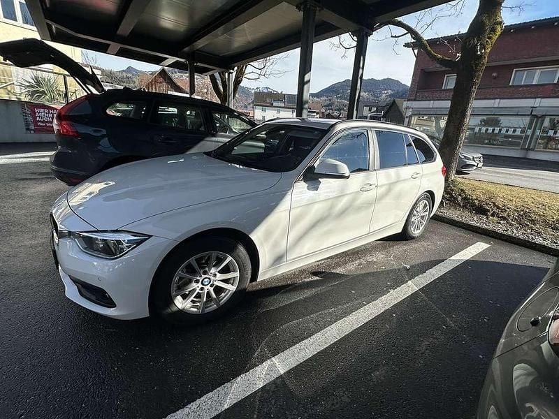 Gebraucht BMW 320 Luxury Line 190 PS (139 kW) 2015 Kombi