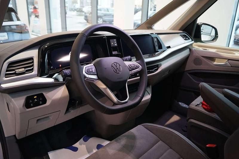 Neu VW Multivan Edition 150 PS (110 kW) 2025 Silber  metallic Van