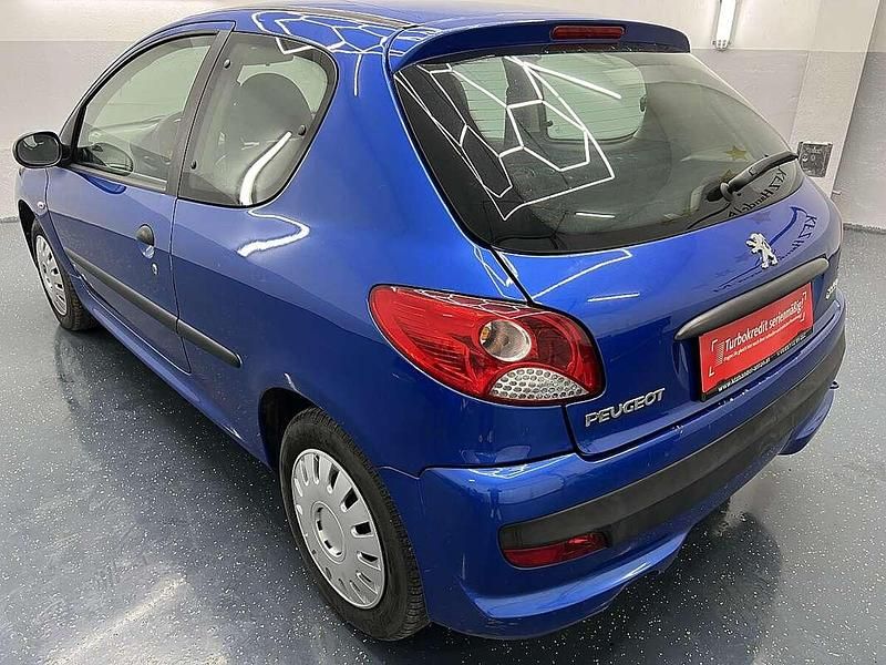 Gebraucht Peugeot 206 60 PS (44 kW) 2010 Blau Limousine
