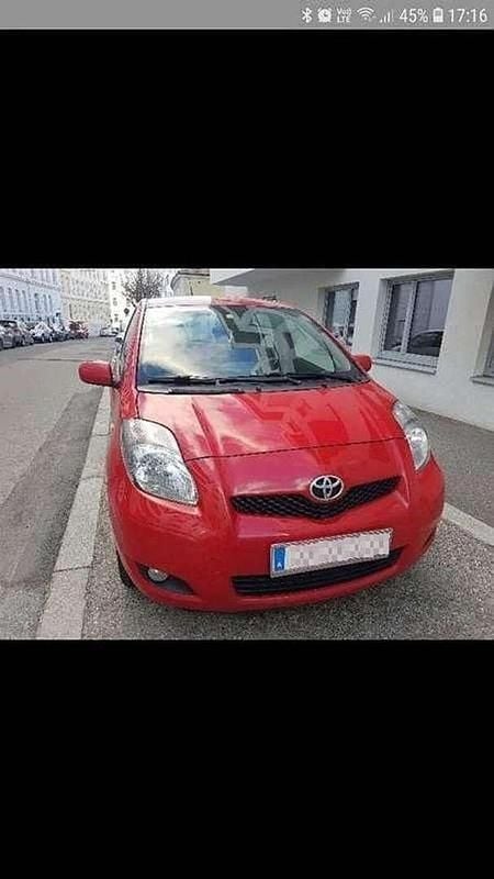 Gebraucht Toyota Yaris Luna 90 PS (66 kW) 2010 Rot Kleinwagen