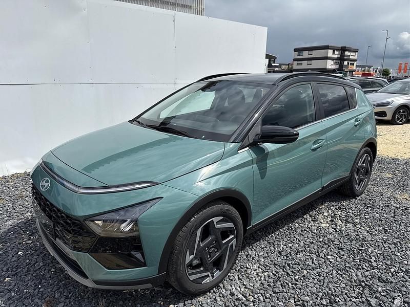 Grün Neu 2025 Hyundai Bayon Premium SUV | € 25.830 (Fairer Preis) - Bild 1/4