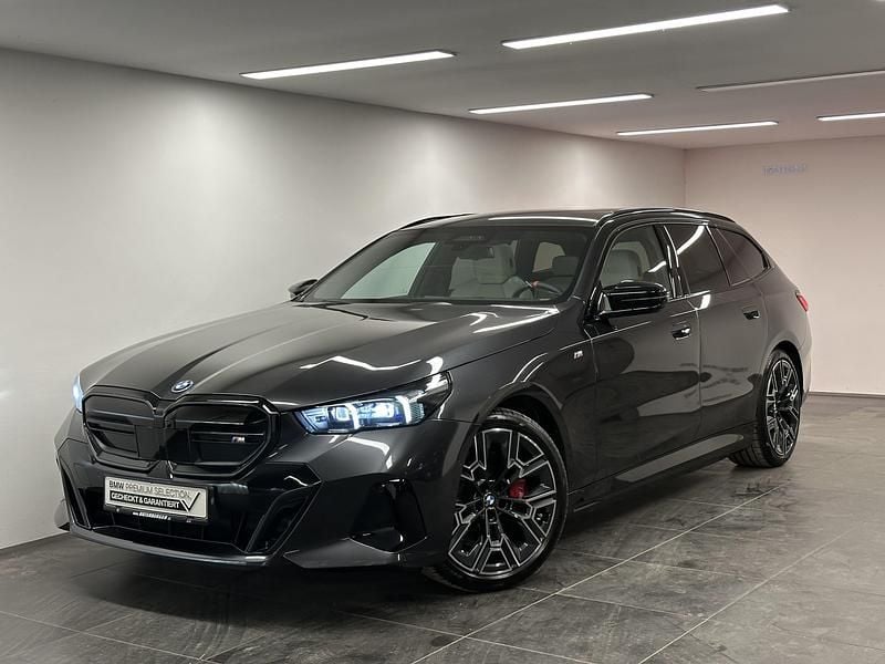 Grau Gebraucht 2025 BMW i5 Sport Line Kombi | € 84.850 (Fairer Preis) - Bild 1/4