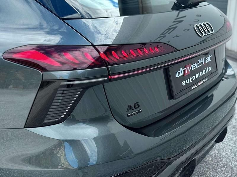 Neu Audi A6 S-Line 204 PS (150 kW) 2025 Grau Kombi