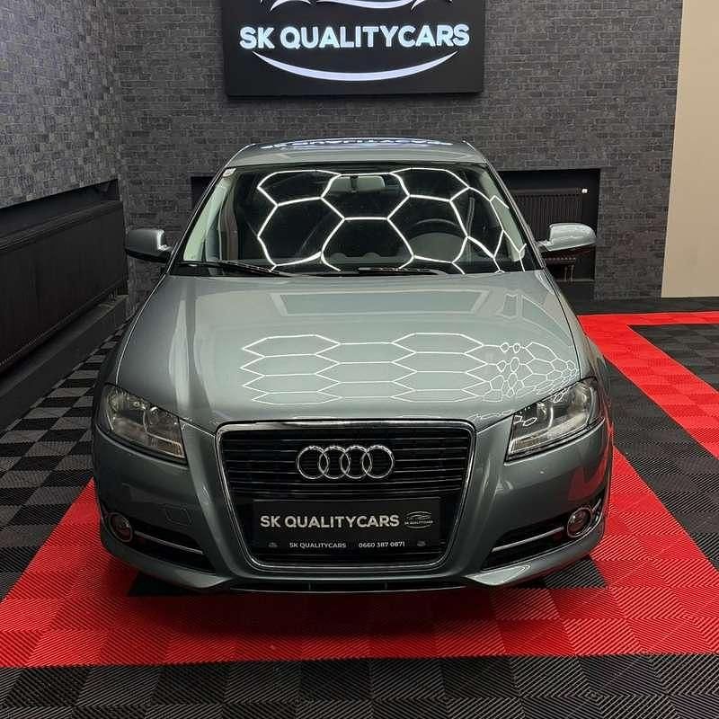 Gebraucht Audi A3 Attraction 90 PS (66 kW) 2011 Grau Kleinwagen