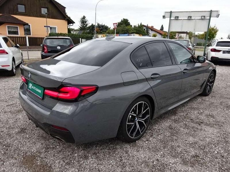 Gebraucht BMW 520 M Sport 190 PS (139 kW) 2022 Grau Limousine