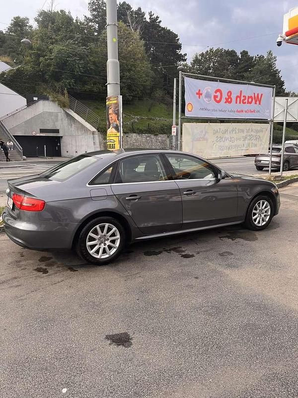 Gebraucht Audi A4 143 PS (105 kW) 2012 Grau Limousine