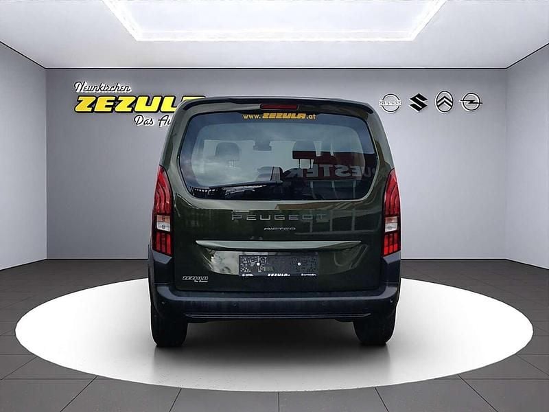 Gebraucht Peugeot Rifter Allure 102 PS (75 kW) 2025 Grün Van / Kleinbus