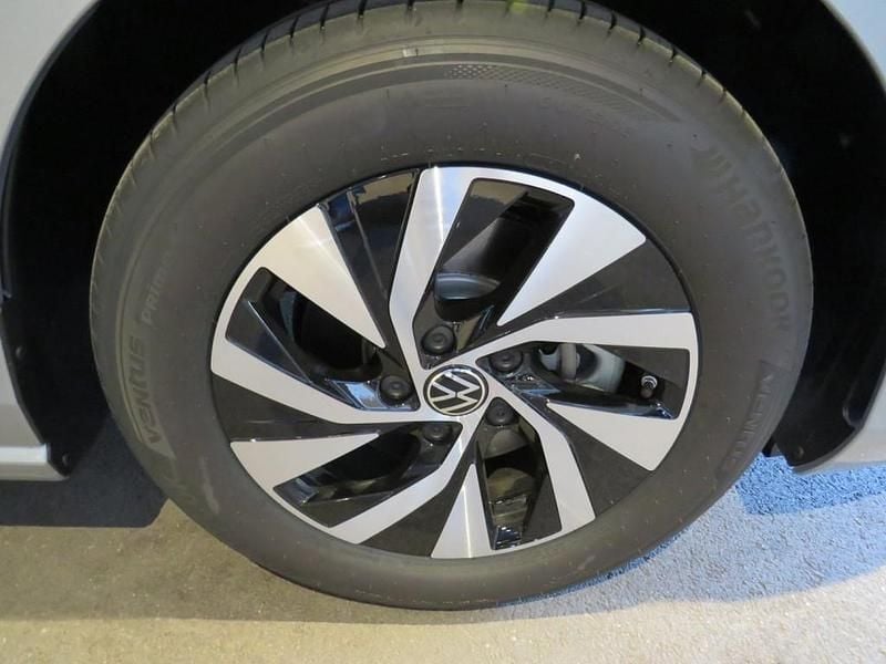 Gebraucht VW Passat Business 150 PS (110 kW) 2024 Silber  metallic Kombi