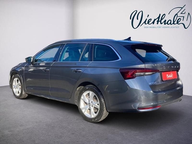 Gebraucht Skoda Octavia Selection 150 PS (110 kW) 2024 Mittelgrau  metallic Kombi