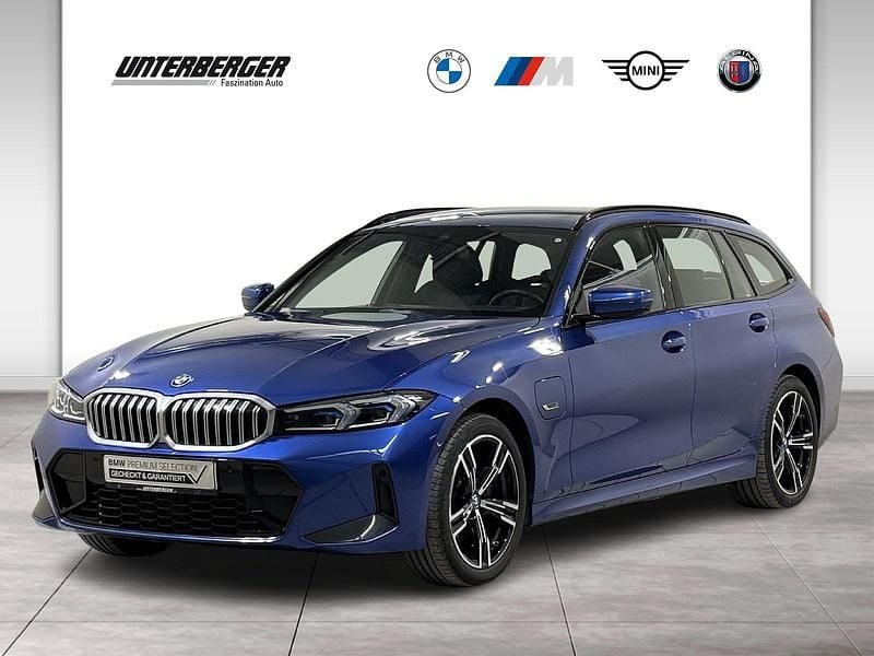 Gebraucht BMW 330e M Sport 215 PS (158 kW) 2022 Blau Kombi