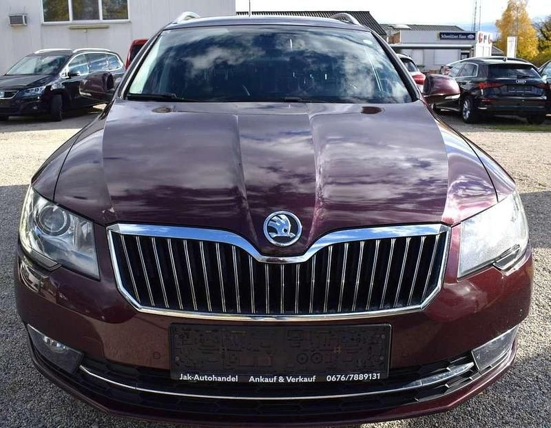 Gebraucht Skoda Superb Elegance 170 PS (125 kW) 2013 Rot Kombi