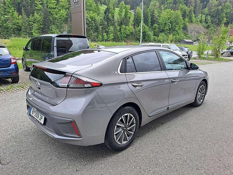 Gebraucht Hyundai Ioniq 100 kW (136 PS) 2022 Grau Kleinwagen