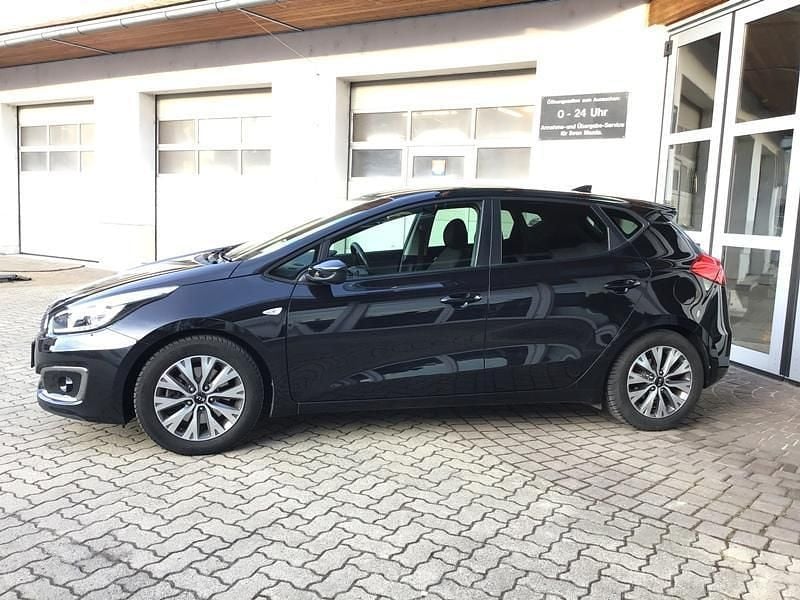 Gebraucht Kia Ceed Silver 99 PS (72 kW) 2017 Kleinwagen