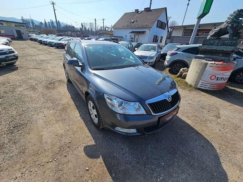 Gebraucht Skoda Octavia Drive 101 PS (74 kW) 2012 Grau Kombi
