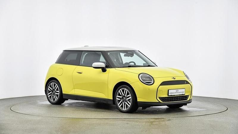 Sunny side yellow Gebraucht 2023 Mini Cooper SE Kleinwagen | € 32.340 (Fairer Preis) - Bild 1/1