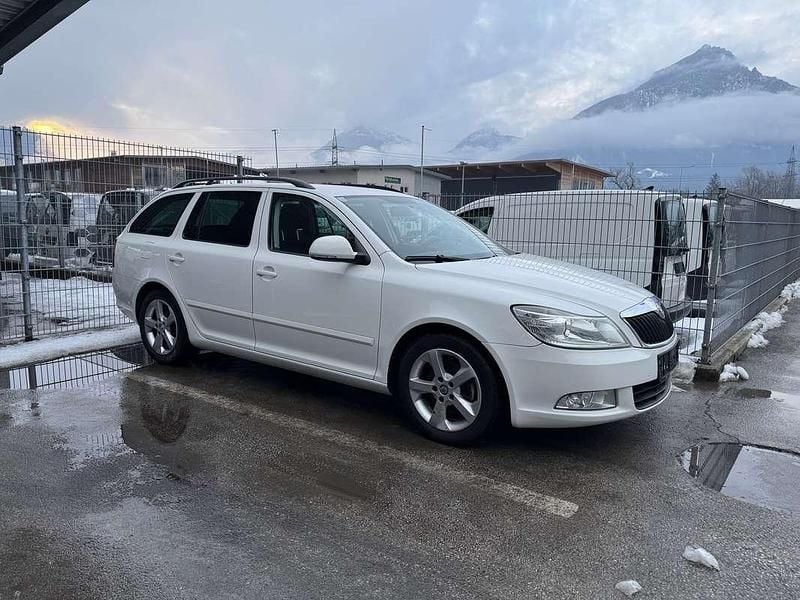 Gebraucht Skoda Octavia 110 PS (80 kW) 2011 Weiß Kombi