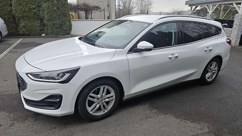 Gebraucht Ford Focus Titanium 120 PS (88 kW) 2022 Weiß Kombi