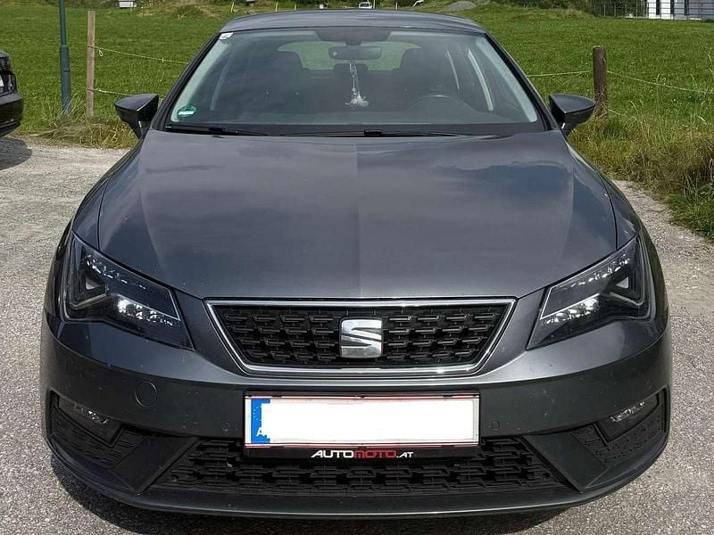 Grau Gebraucht 2018 Seat Leon Style Limousine | € 13.500 (Fairer Preis) - Bild 1/4