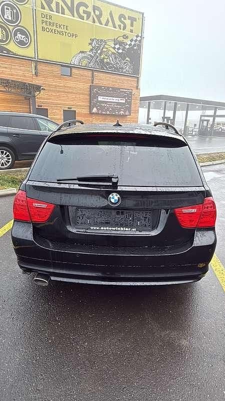 Gebraucht BMW 320 177 PS (130 kW) 2009 Schwarz Kombi