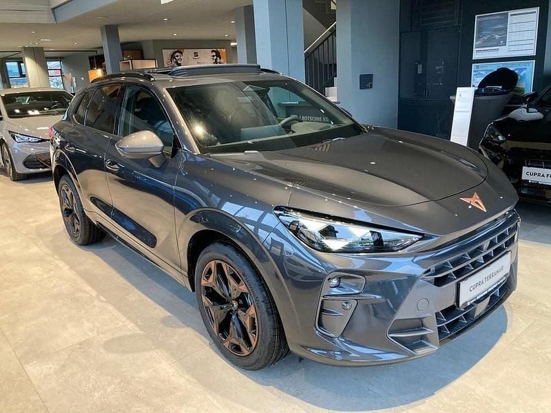 Neu Cupra Terramar 150 PS (110 kW) 2025 Dunkelblau  normal SUV