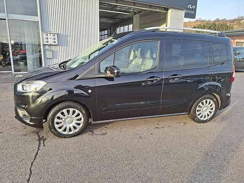 Gebraucht Ford Tourneo Titanium 101 PS (74 kW) 2019 Schwarz Kombi