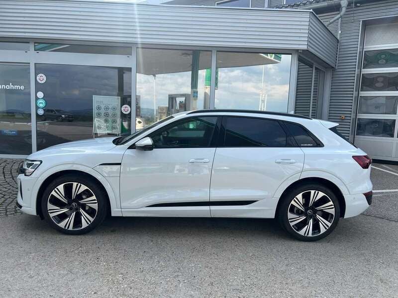 Gebraucht Audi Q8 e-tron Business 300 kW (408 PS) 2024 Weiss  metallic SUV