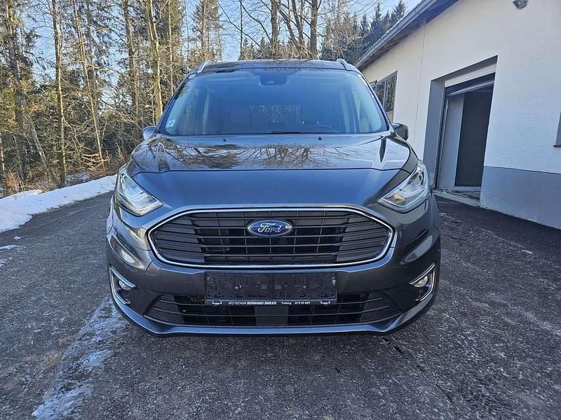 Gebraucht Ford Tourneo Titanium 121 PS (88 kW) 2018 Grau Kombi