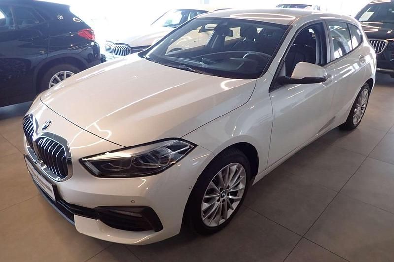 Gebraucht BMW 120 Advantage 190 PS (139 kW) 2022 Weiß Kleinwagen