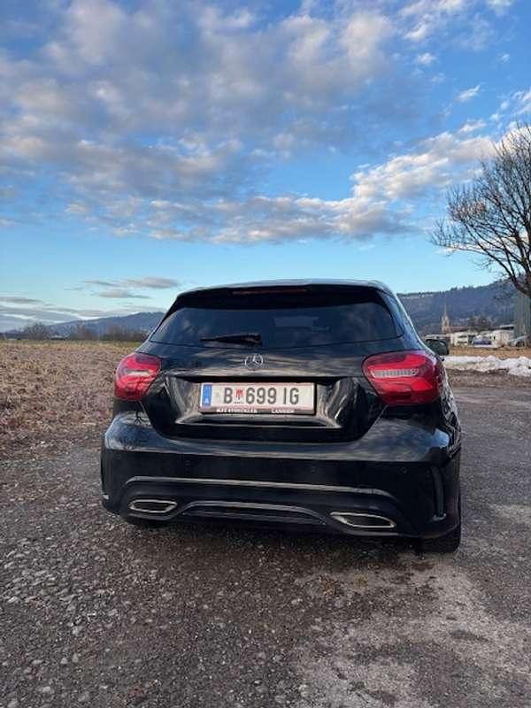Gebraucht Mercedes A180 122 PS (89 kW) 2017 Schwarz Limousine