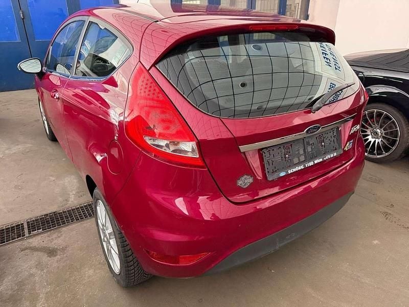 Gebraucht Ford Fiesta Titanium 82 PS (60 kW) 2009 Rot Kleinwagen